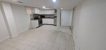100 Major William Sharpe Dr W #1, Brampton, ON L6X 3V1