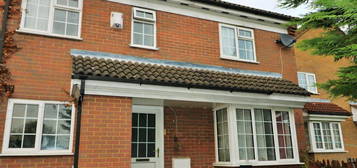 2 bedroom semi-detached house to rent