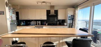 Flat to rent in Wheatlands, Heston, Hounslow TW5