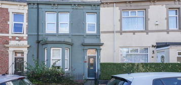 5 bedroom terraced house for sale