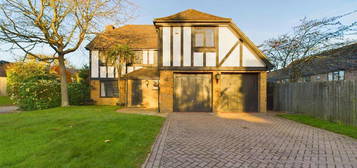 5 bedroom detached house