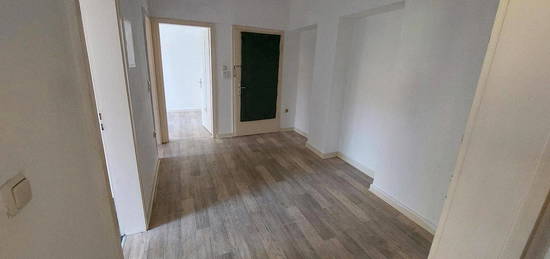 ** 2 ZKB mit Balkon** ab sofort - Kassel-Süd