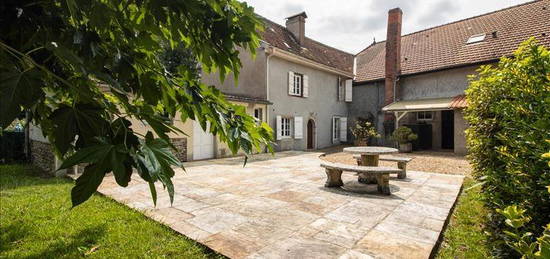 Maison  à vendre, 14 pièces, 6 chambres, 272 m²