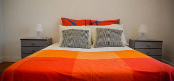 734846 - Quarto com cama de casal em...