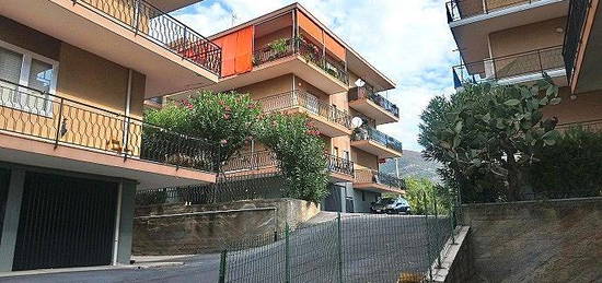 Ampio Bilocale Balconata angolare con Box auto