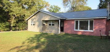 222 N Main St, Pontotoc, MS 38863