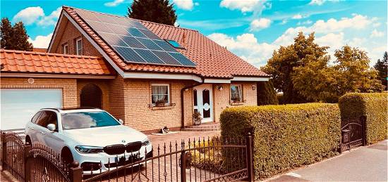 Einfamilienhaus mit Garage,Photovoltaik, frisch renoviert