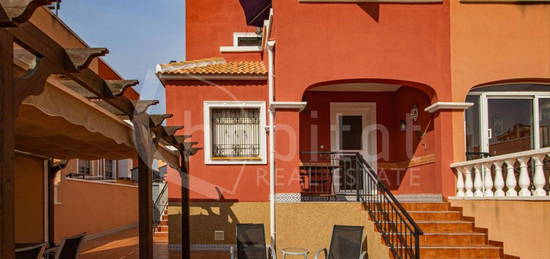 Casa adosada en venta en Los Montesinos