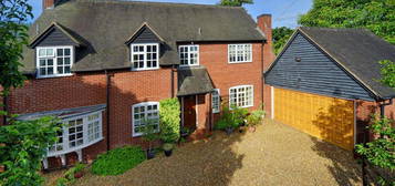 4 bedroom detached house to rent