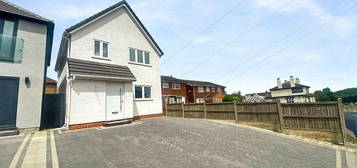 4 bedroom detached house to rent