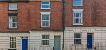 5 bedroom terraced house