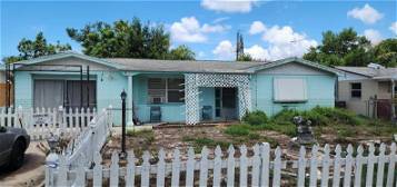 4731 Foothill Dr, Holiday, FL 34690