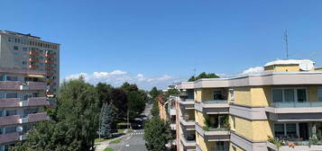 Dachgeschoss-Wohnung mit großem Eckbalkon