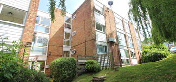 Flat to rent in Claybury, Bushey WD23