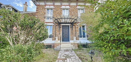 Maison  à vendre, 9 pièces, 6 chambres, 200 m²