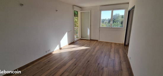 Appartement Refait à Neuf - T4 - 67m² avec ascenseur - Climatisé - Résidence sécurisée - Orange (84)