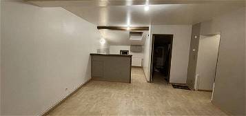 Appartement  à louer, 4 pièces, 3 chambres, 65 m²