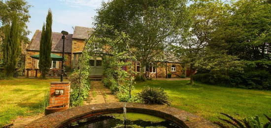 6 bedroom detached house for sale