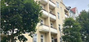 2 Zimmer renovierte Altbau-Wohnung