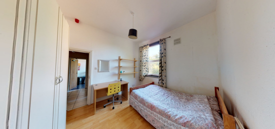 2 bedroom flat