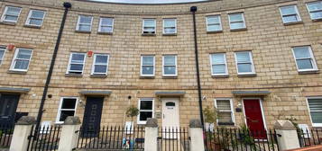 5 bed terraced house for sale