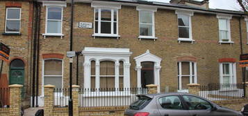 3 bedroom flat to rent