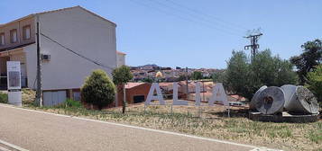 Casa en Alía