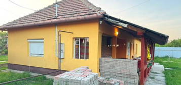 Eladó családi ház, Tiszacsegén 19 M Ft, 2+2 szobás
