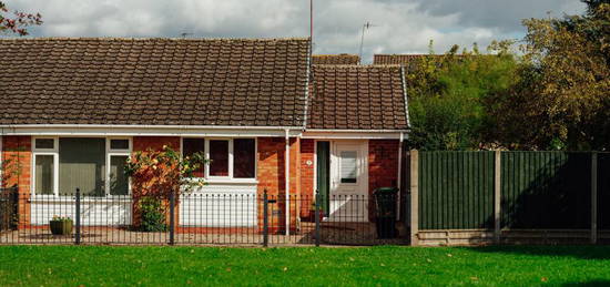 2 bedroom semi-detached bungalow for sale