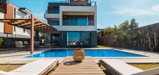 Bodrum Yalkavak Site i zel Havuzlu Baheli satlk Villa