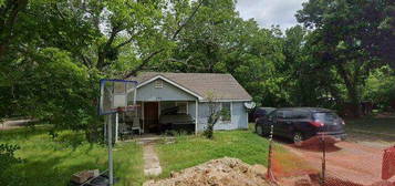 211 W  Elm St, Bells, TX 75414