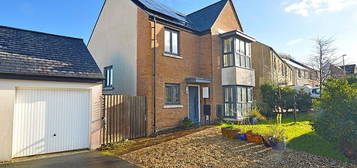 4 bed detached house for sale