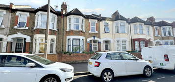 3 bed maisonette to rent