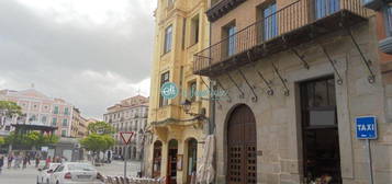 Piso de alquiler en Plaza Mayor - San Agustín