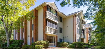 910 Poinsett Pl Apt 4, West Columbia, SC 29169