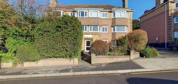 Flat to rent in South Bank, Surbiton KT6