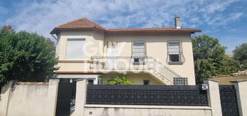 Achat maison 11 pièces 210 m²