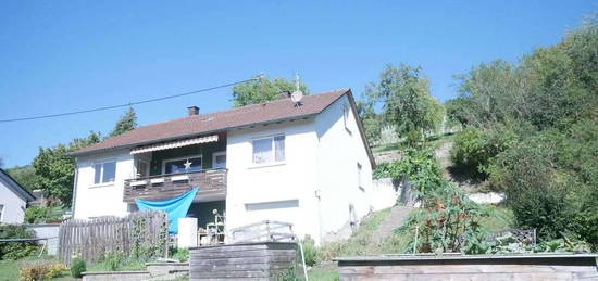 Günstiges, saniertes 5-Zimmer-Einfamilienhaus mit EBK in Knittlingen