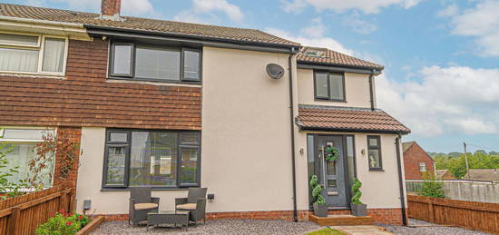 4 bed semi-detached house for sale