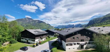 Dreizimmerwohnung im Dachgeschoss mit Balkon und Seeblick