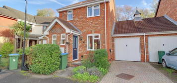 3 bedroom link detached house for sale