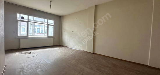 SEFAKÖY FEVZİÇAKMAK.TA KİRALİK 2+1 90M2 BOŞ DAİRE KAT.3