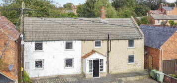 2 bed detached house for sale