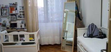 VAND APARTAMENT 3 CAMERE LA 15 MIN DE PIATA  UNIRII