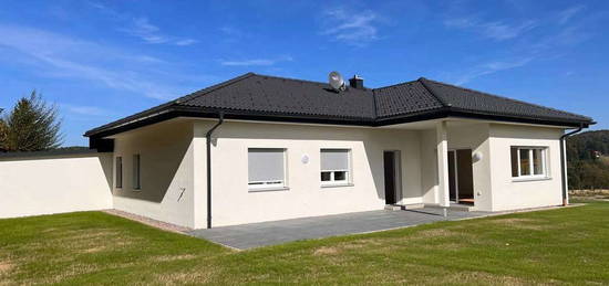 Bezugsfertiger Bungalow mit Doppelgarage in sonniger Aussichtslage in St. Stefan im Rosental