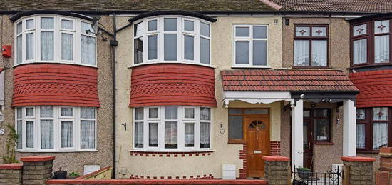 4 bed terraced house to rent