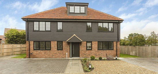 5 bed detached house for sale