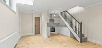 2 bedroom detached house