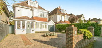 6 bedroom detached house for sale