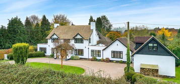 6 bed detached house for sale